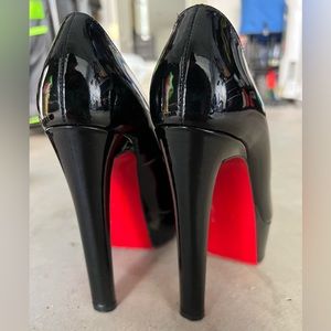Christian Louboutin size 35 /US 5 shoes.